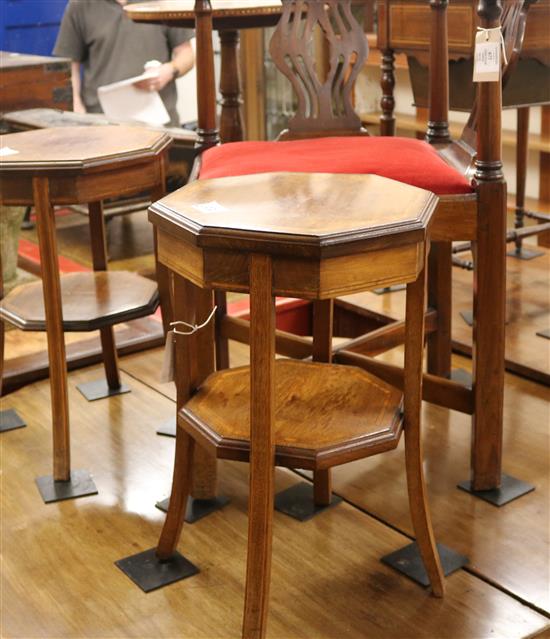 A Georgian mahogany corner chair and a pair of two-tier tables, H.51cm